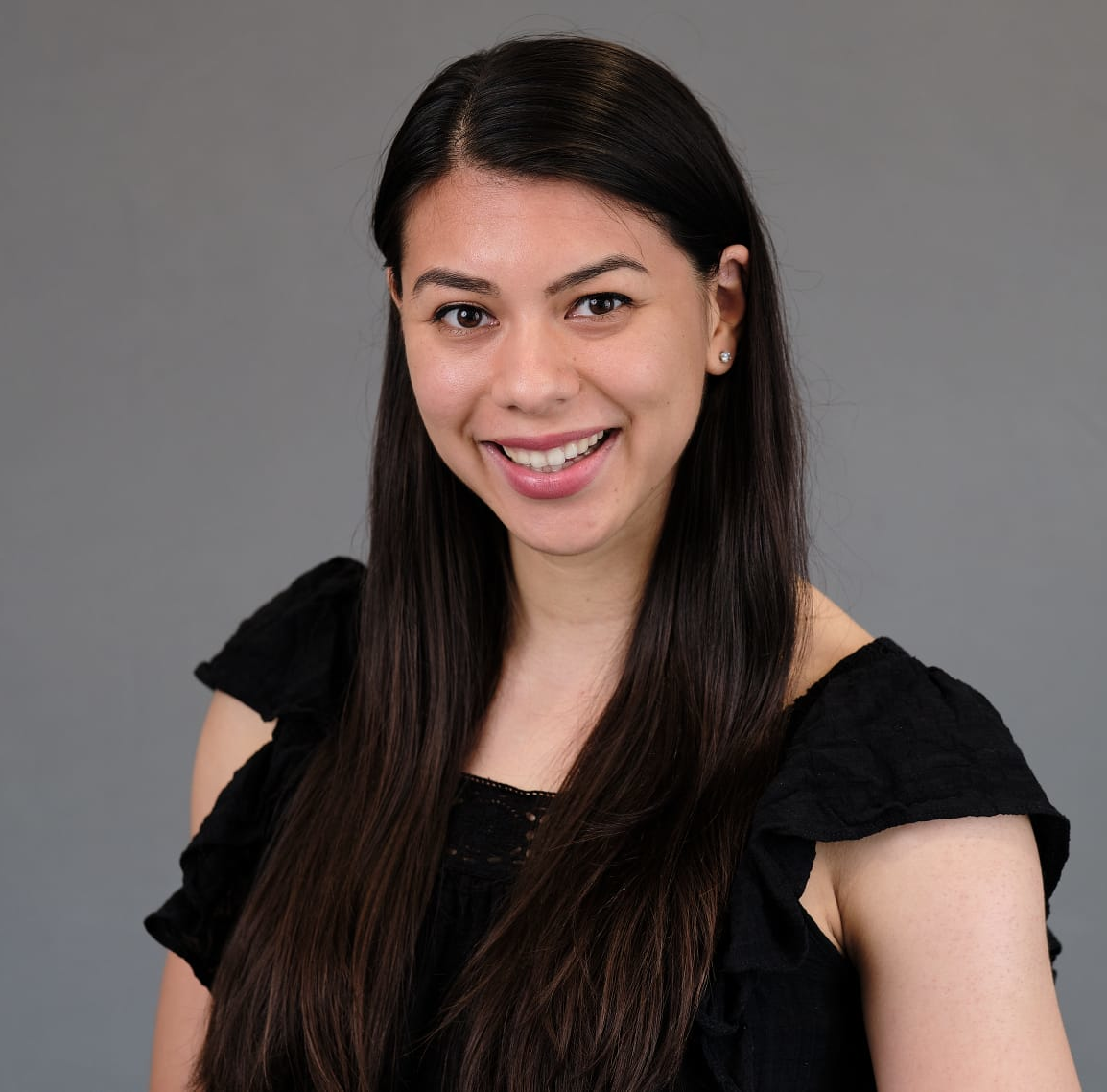 Danielle Pinto headshot